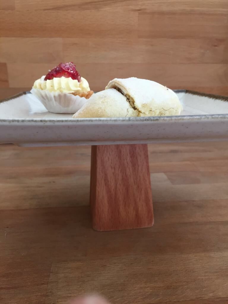 Ahşap Ayaklı Pearl Kare 21 cm Servis Tabağı Tarçın 9 cm kare 9 cm