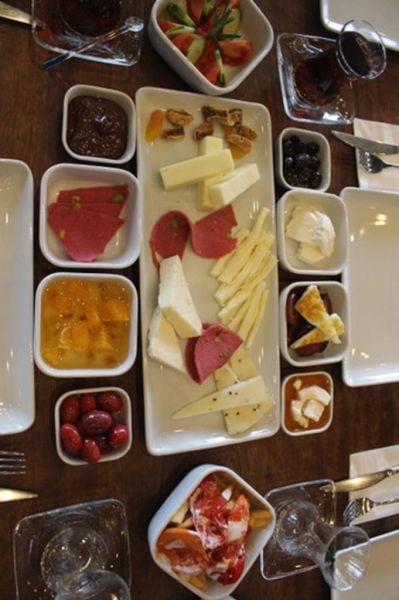 Kütahya Porselen Quadro 9x9 cm Kare Sosluk-Reçellik-Çerezlik Kahvaltılık Tabağı 4 lü